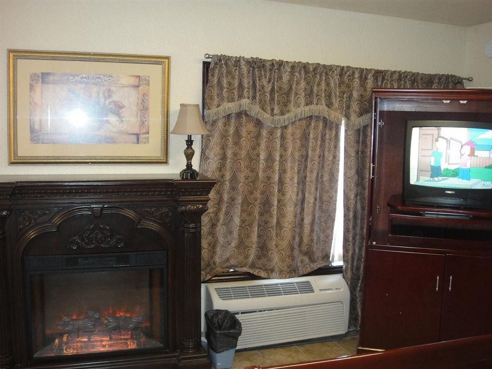 South Hutchinson Trails West Motel מראה חיצוני תמונה
