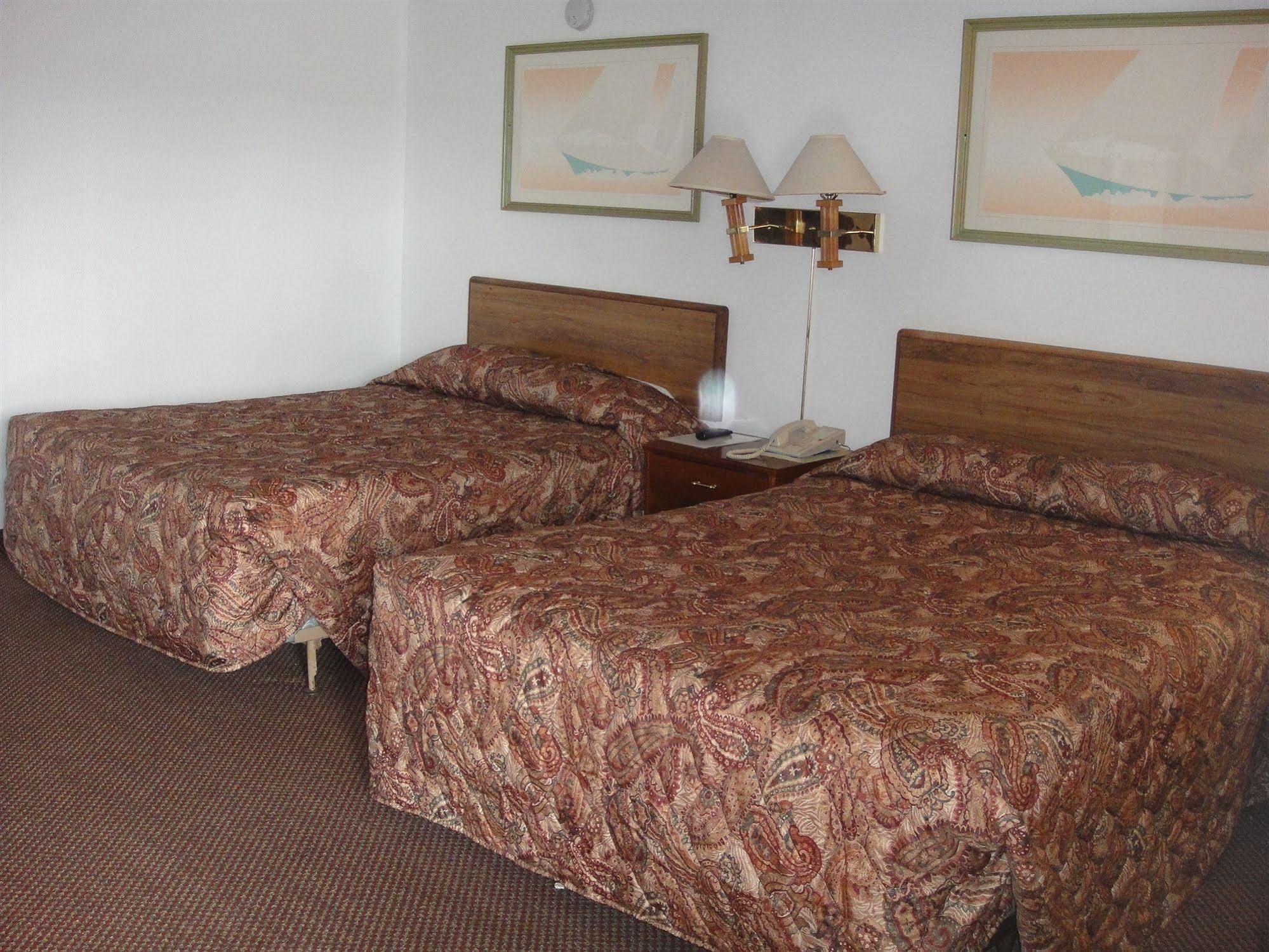 South Hutchinson Trails West Motel מראה חיצוני תמונה