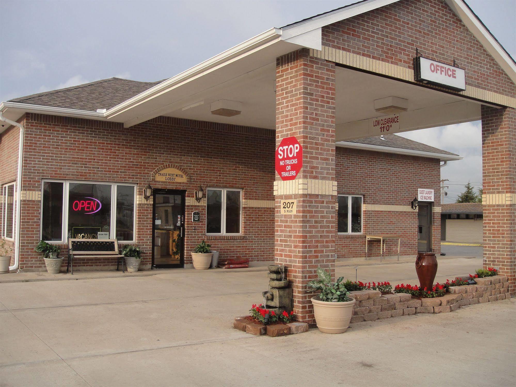 South Hutchinson Trails West Motel מראה חיצוני תמונה